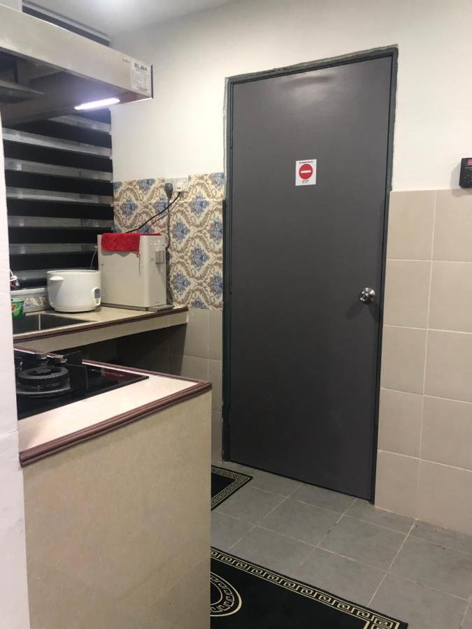 Ramadhina Eagle Eye View Home2Stay Emerald Avenue ブリンチャン エクステリア 写真