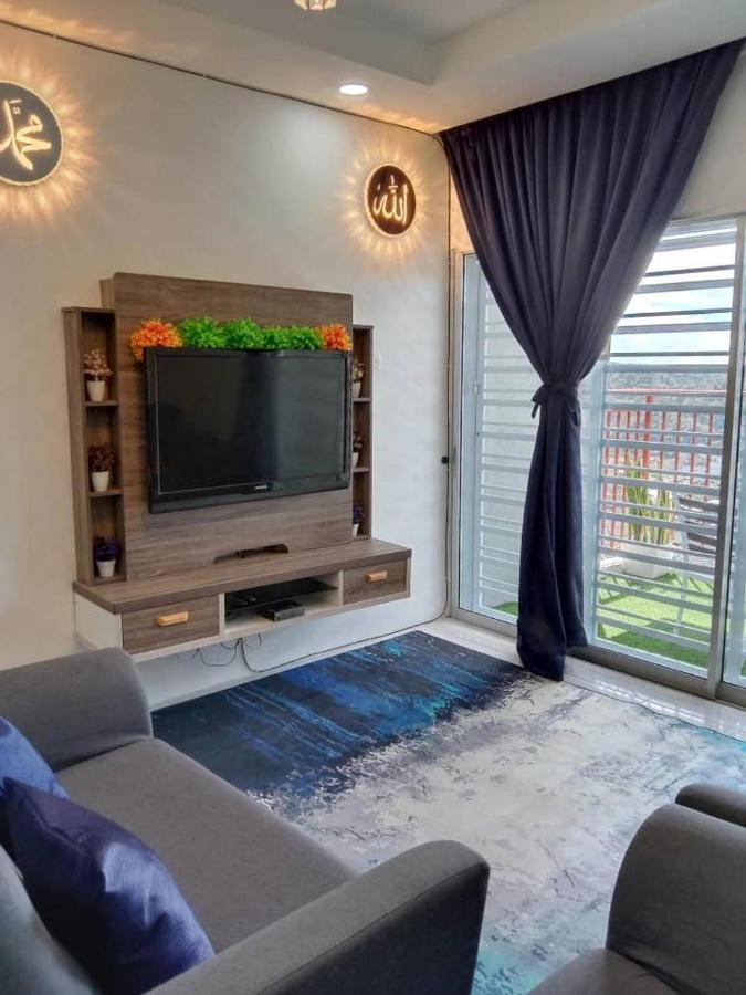 Ramadhina Eagle Eye View Home2Stay Emerald Avenue ブリンチャン エクステリア 写真